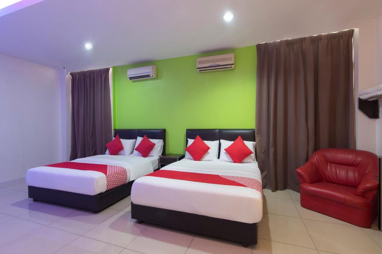 OYO 44072 Mines Cempaka Hotel Nilai Bagian luar foto