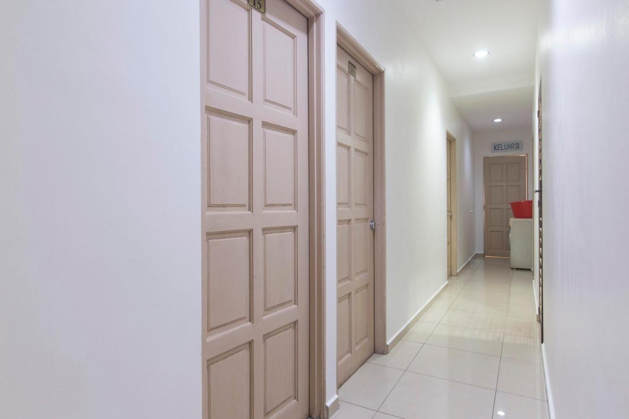 OYO 44072 Mines Cempaka Hotel Nilai Bagian luar foto