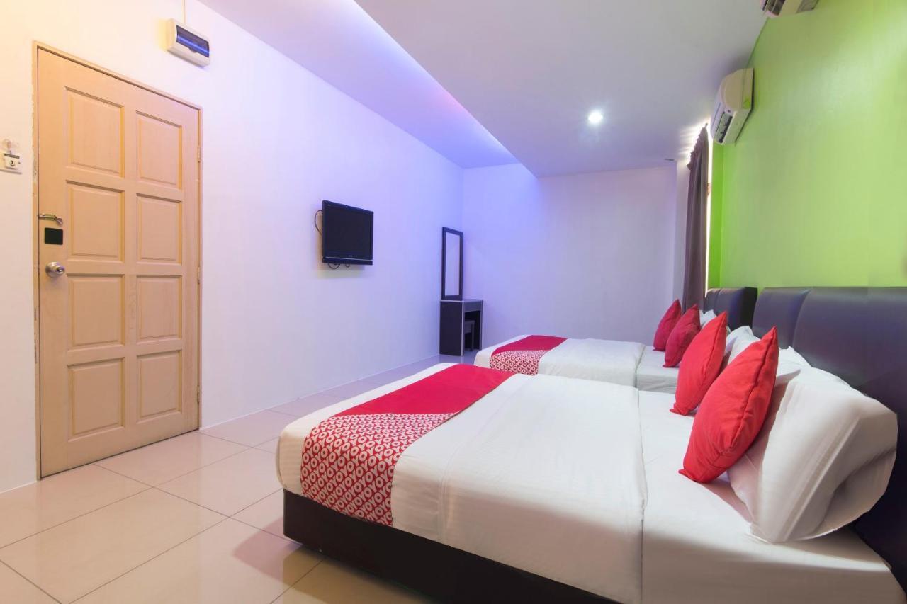 OYO 44072 Mines Cempaka Hotel Nilai Bagian luar foto