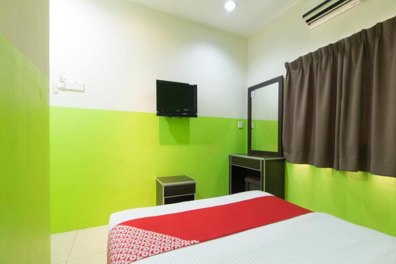 OYO 44072 Mines Cempaka Hotel Nilai Bagian luar foto