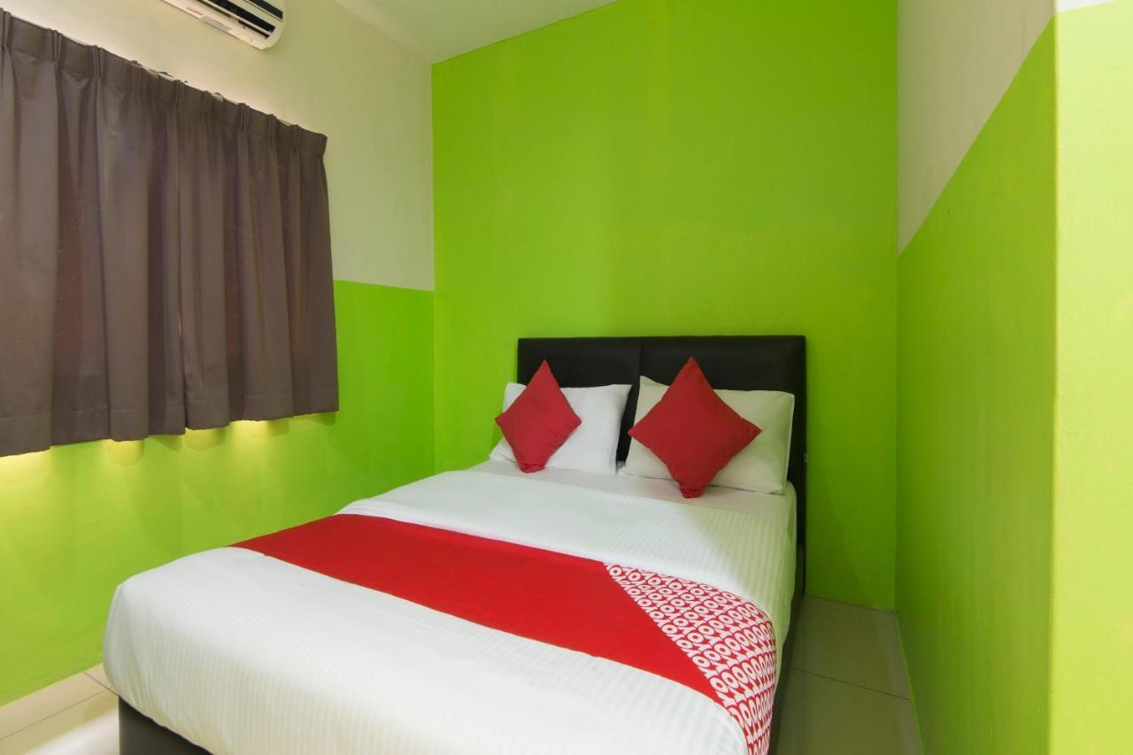 OYO 44072 Mines Cempaka Hotel Nilai Bagian luar foto