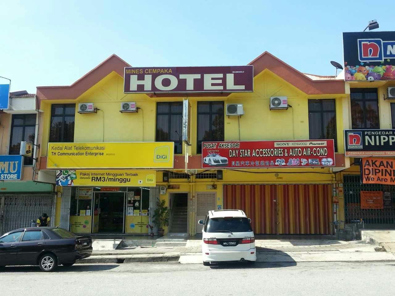 OYO 44072 Mines Cempaka Hotel Nilai Bagian luar foto