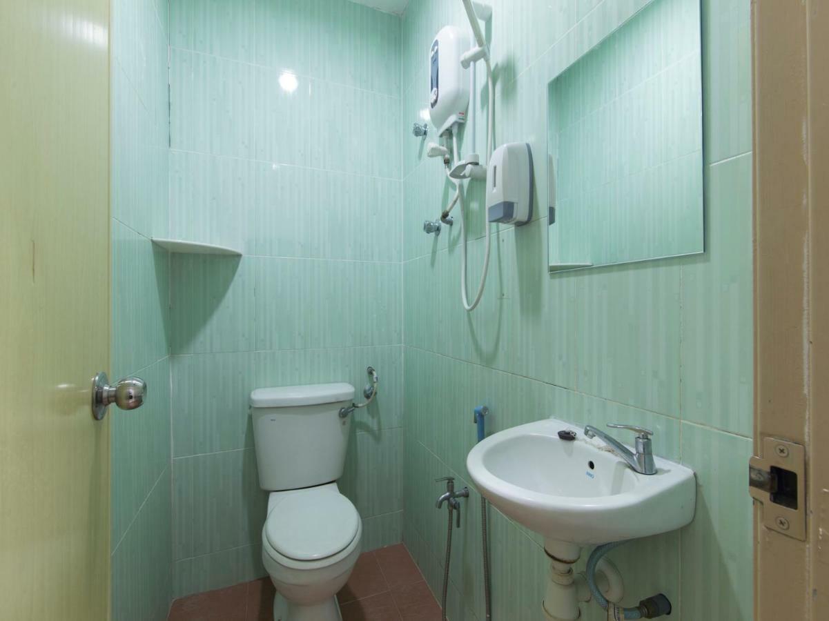 OYO 44072 Mines Cempaka Hotel Nilai Bagian luar foto