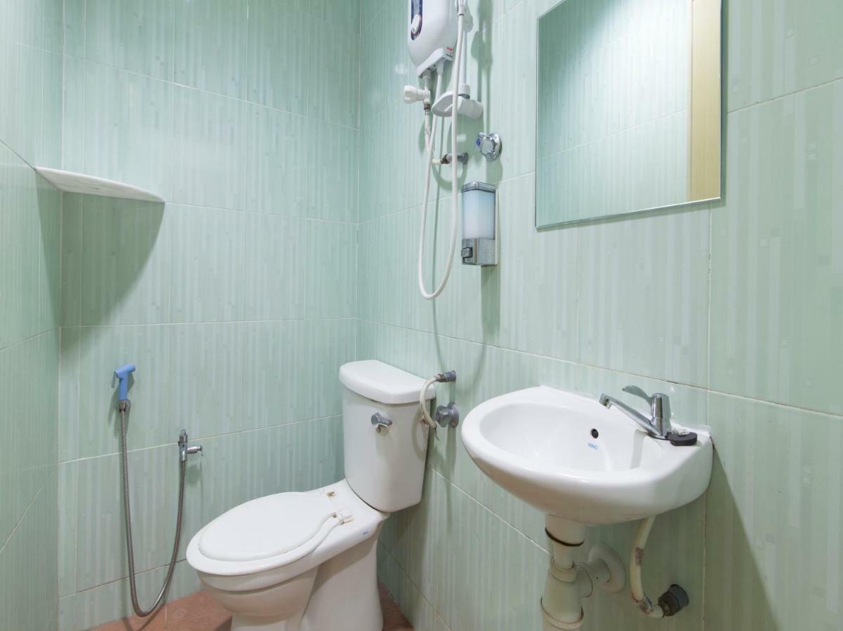OYO 44072 Mines Cempaka Hotel Nilai Bagian luar foto